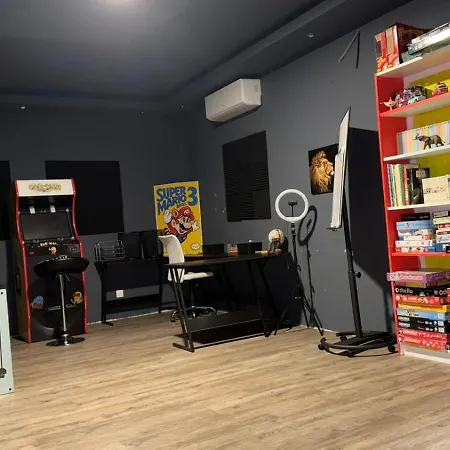 Gitedesgorgesdelardeche * Bourg-Saint-Andéol